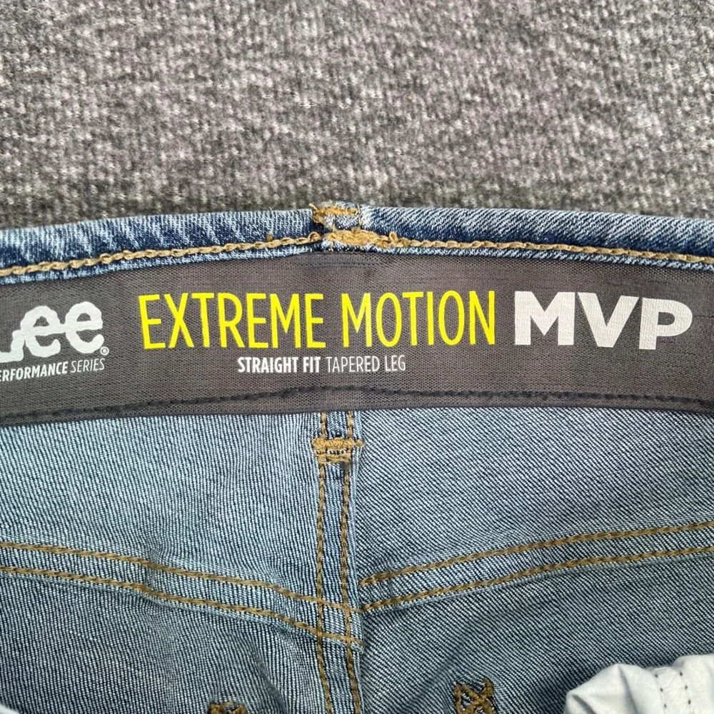 Lee Jeans Mens 28x28 Blue Extreme Motion MVP Straight Tapered Fit Stretch Denim